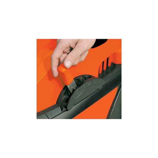 focused view of the black and decker lawn mower GR3800 on the cut level adjustment part